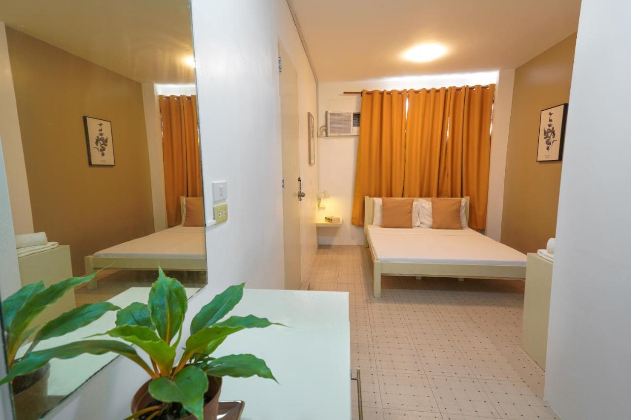 Tarasa Hostel Pasay Esterno foto