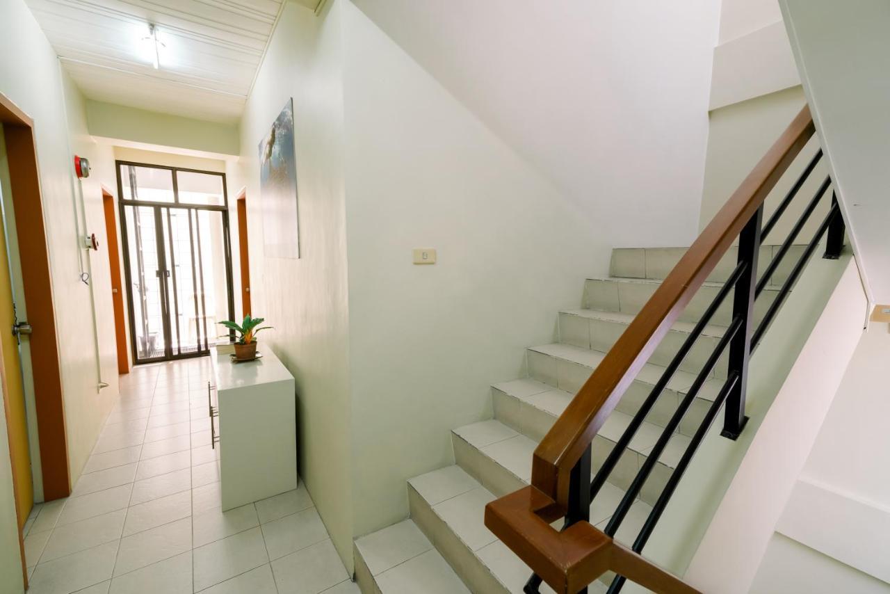 Tarasa Hostel Pasay Esterno foto