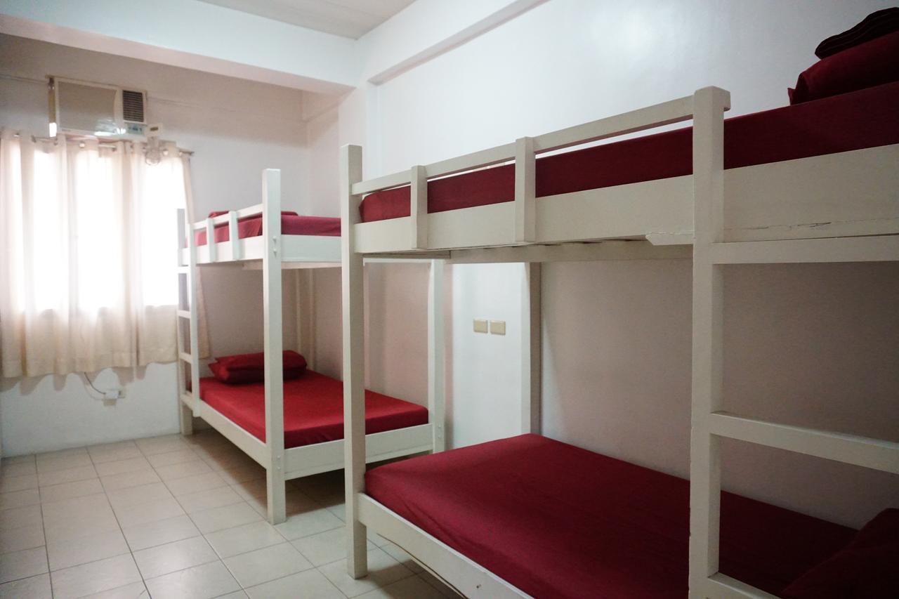 Tarasa Hostel Pasay Esterno foto